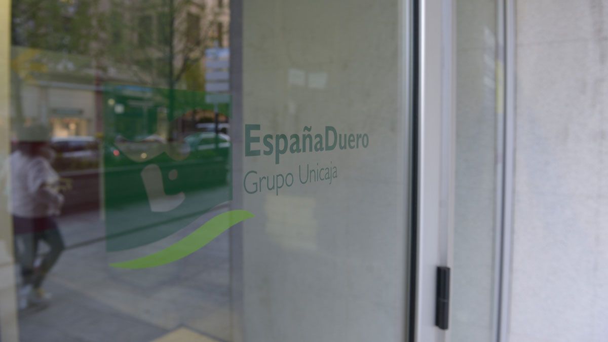 Unicaja ha anticipado uno de los pagos al Frob. | MAURICIO PEÑA