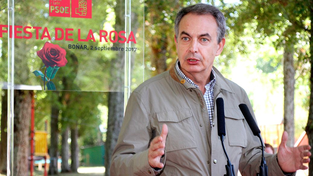 El expresidente del Gobierno, José Luis Rodríguez Zapatero, este sábado en Boñar. | ICAL