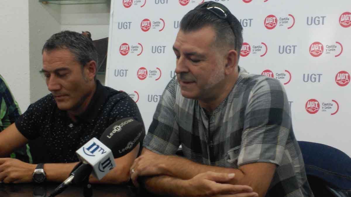 Jorge Díez y Manuel Fernández, este miércoles en la sede de UGT. | L.N.C.