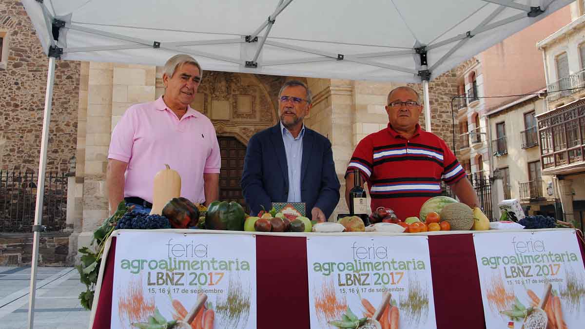 Por la muestra, que se abre este viernes, pasarán miles de visitantes. | ABAJO