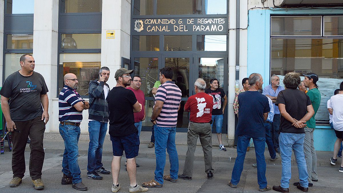 Fachada de la Comunidad General de Regantes del Canal del Páramo en Santa María. | MAURICIO PEÑA