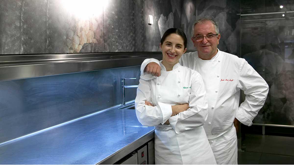 Juan Mari Arzak y su hija Elena apoyan la candidatura. Juan Mari Arzak y su hija Elena apoyan la candidatura.