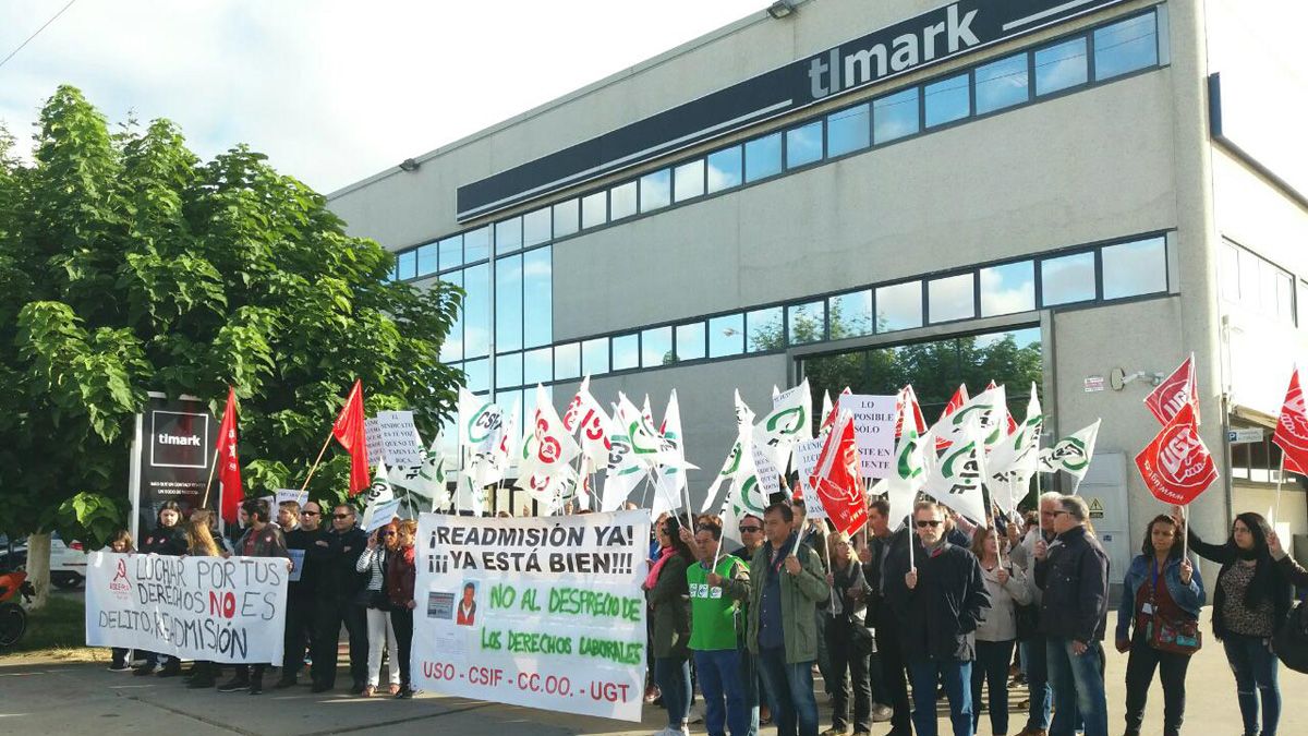 Concentración de apoyo a las representantes sindicales despedidas en Telemark. | MAURICIO PEÑA