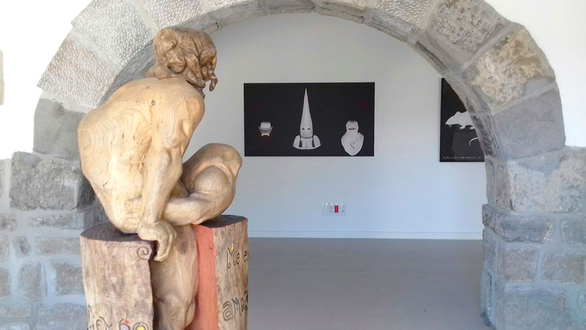 Uno de los rincones del Centro de Interpretación del Clima convertido inicialmente en sede de una gran muestra de 80 artistas de disciplinas diversas.