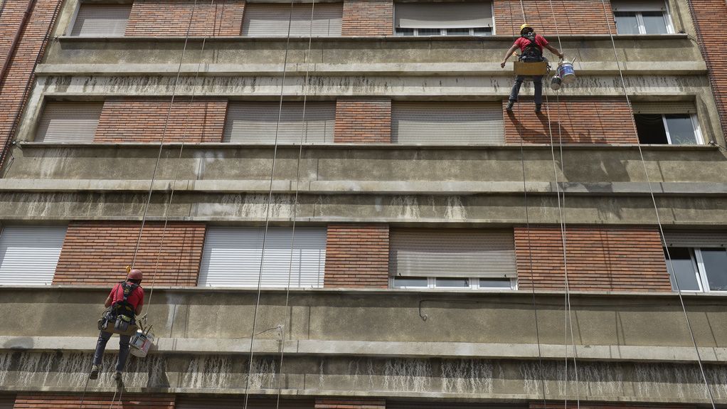 Trabajadores del sector de la construcción en León. | MAURICIO PEÑA