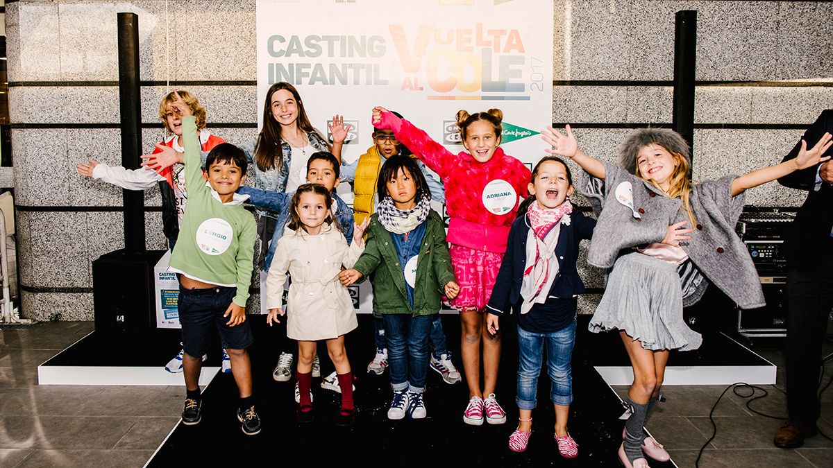 Los diez modelos seleccionados, al término del cásting infantil ‘Vuelta al cole’ que tuvo lugar el pasado viernes en El Corte Inglés de León. | ÁLVARO AYARZA - ABOCADOS