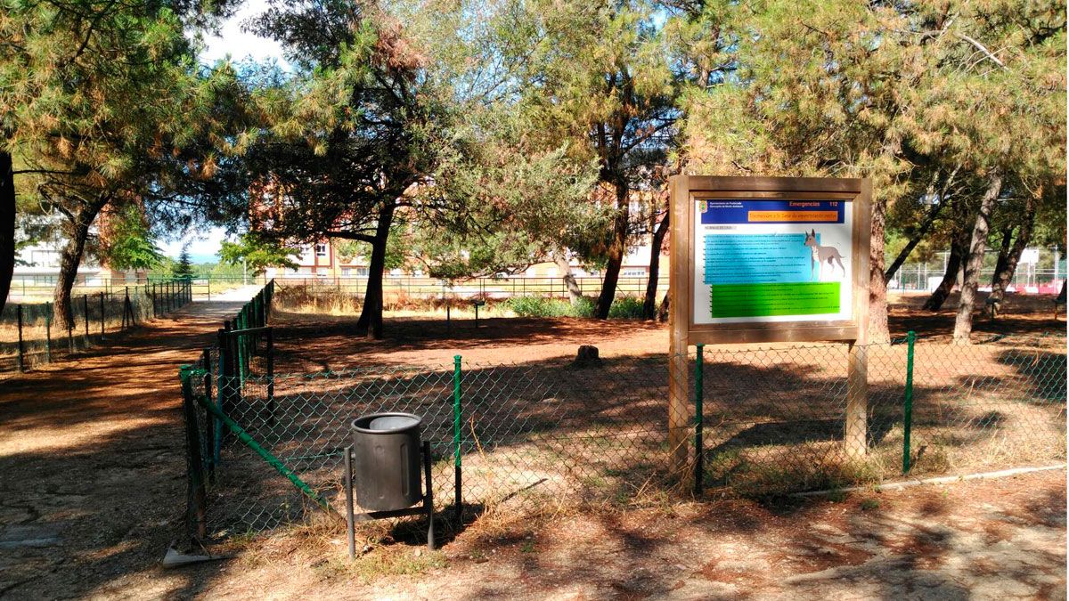 Uno de los espacios específicos para perros en el parque del Temple. | M.I. Uno de los espacios específicos para perros en el parque del Temple. | M.I.