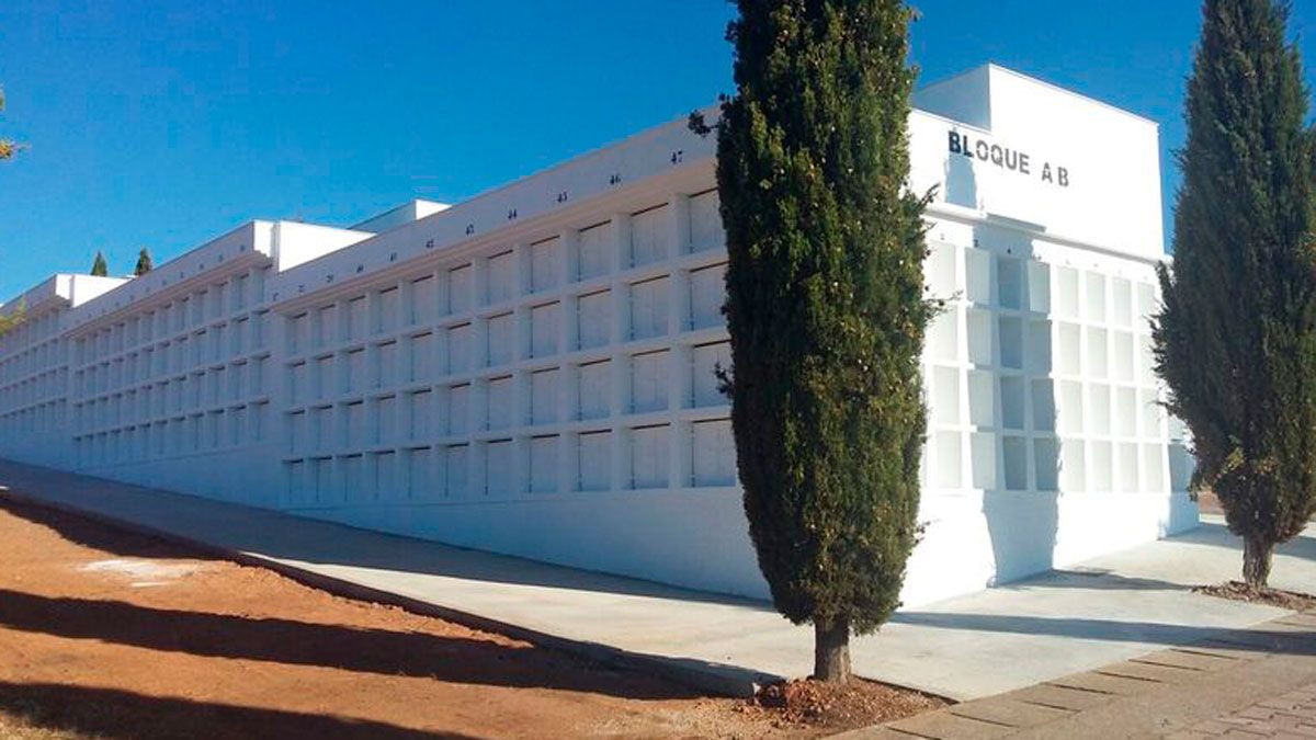 El cementerio se ha ampliado para nichos y columbarios.