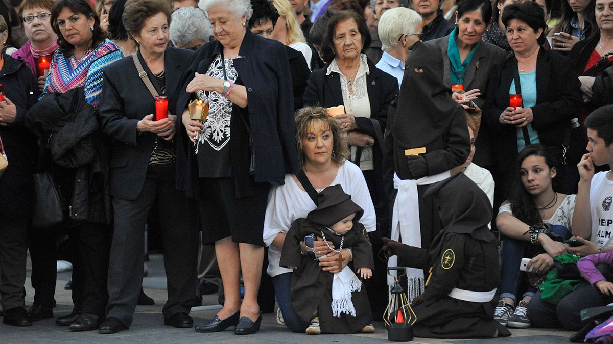 ninos-semana-santa-41017.jpg