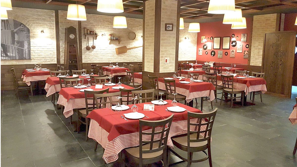Salón comedor del restaurante Cambalache en la capital leonesa. Salón comedor del restaurante Cambalache en la capital leonesa.