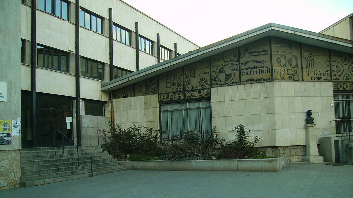 El instituto Juan del Enzina, en la capital leonesa. | L.N.C.