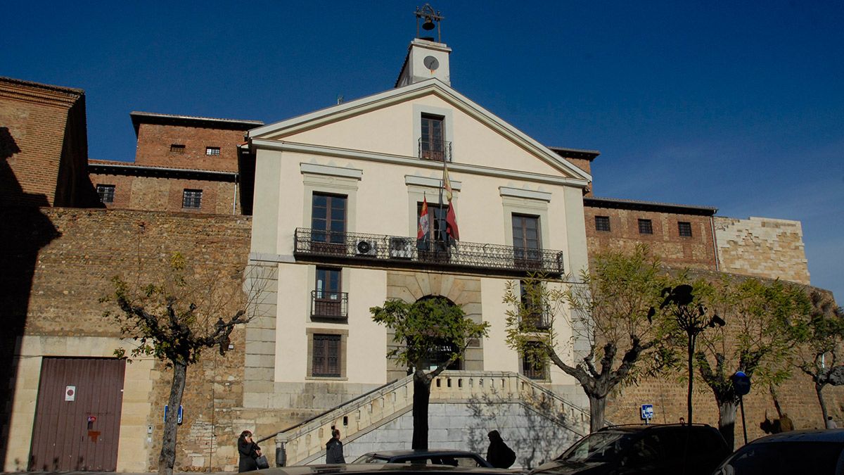 El edificio del Archivo Histórico de León. | MAURICIO PEÑA