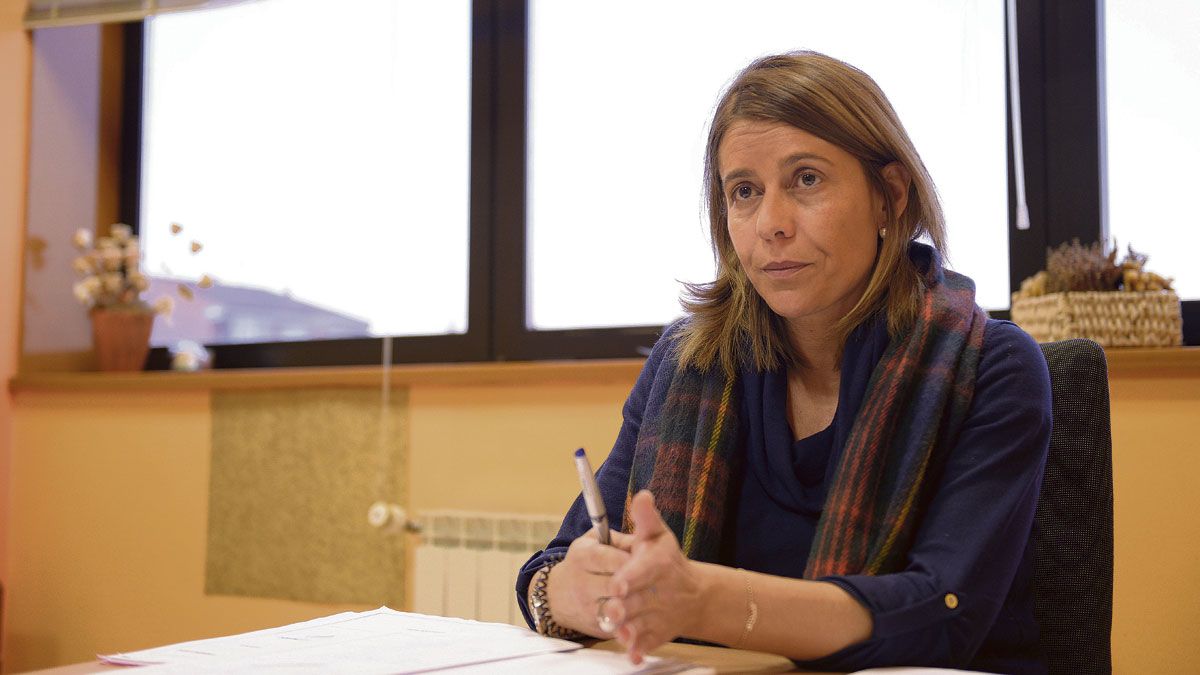 La concejala de Medio Ambiente y Servicios Generales de San Andrés del Rabanedo, Noelia Álvarez. | MAURICIO PEÑA