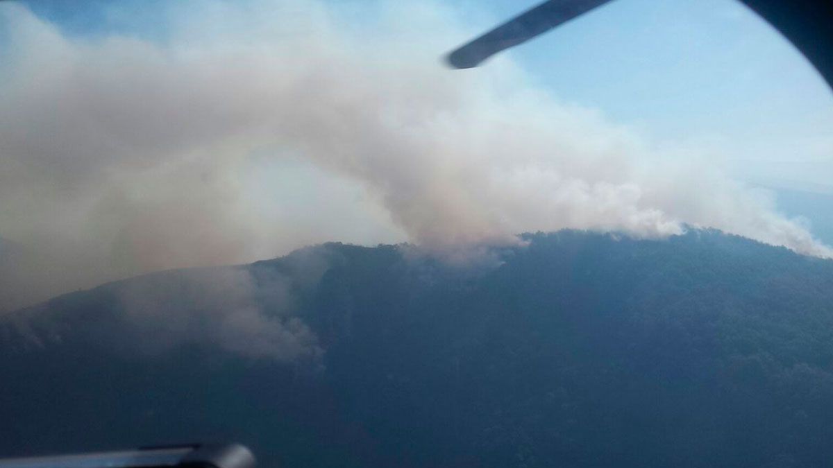 Imagen del último incendio en el Bierzo, producido en la zona osera de Matalavilla. | BRIF TABUYO