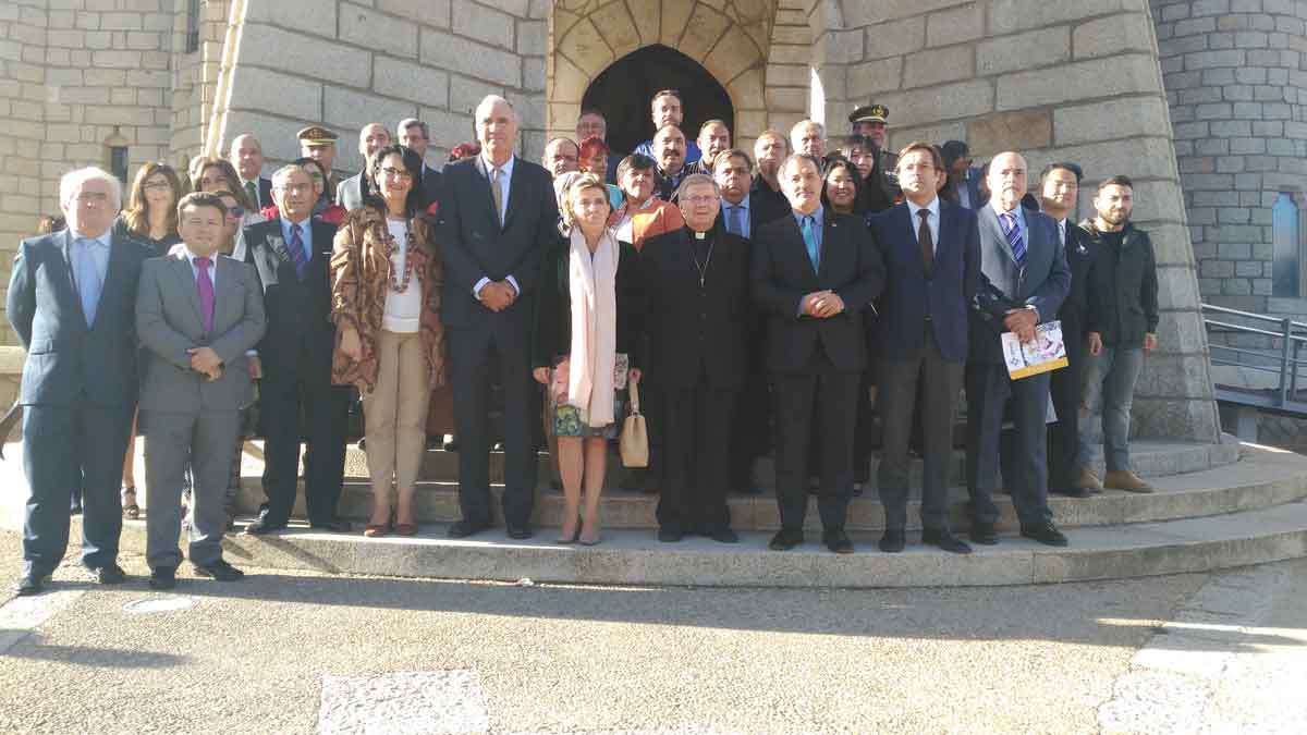 Autoridades y representantes de diferentes organismos en la presentación del ‘Gaudí World Congress’. | P.F. Autoridades y representantes de diferentes organismos en la presentación del ‘Gaudí World Congress’. | P.F.