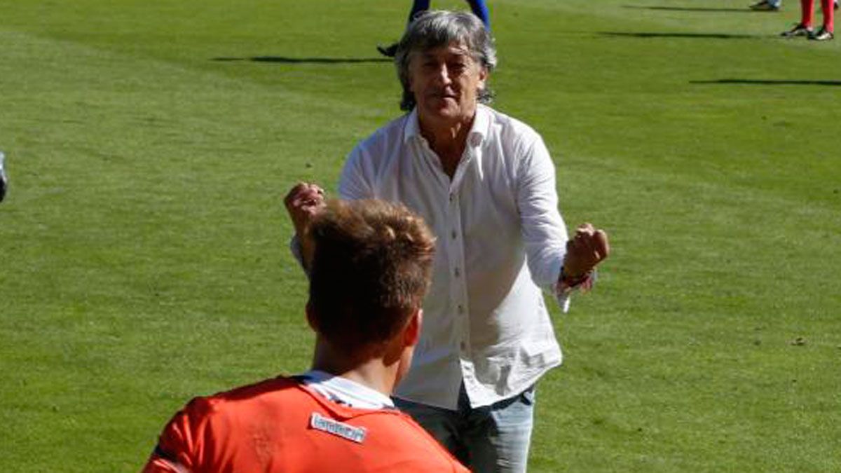 Enrique Martín celebra uno de los goles del Albacete en su debut. | LALIGA
