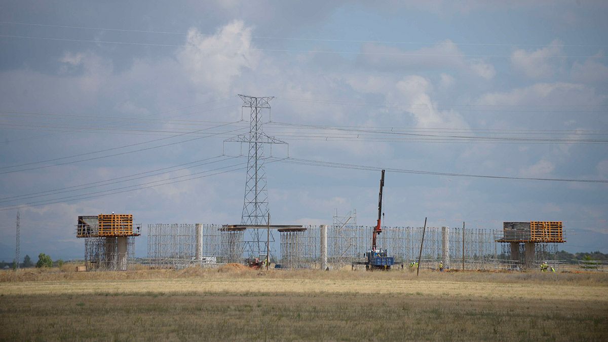 Imagen de las obras de uno de los puentes en la zona del suceso. | MAURICIO PEÑA