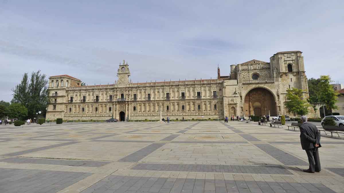 La renovación del Parador de San Marcos se licitará durante este año. | DANIEL MARTÍN La renovación del Parador de San Marcos se licitará durante este año. | DANIEL MARTÍN