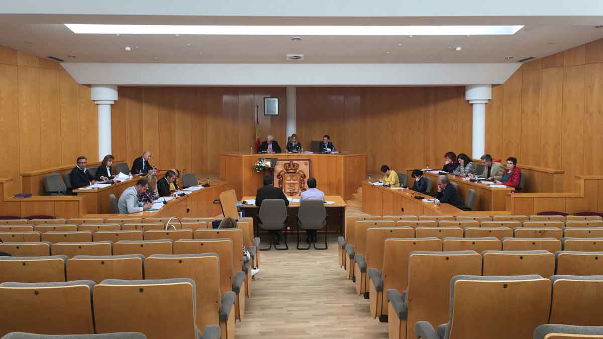Un momento del pleno celebrado este jueves en el Ayuntamiento de San Andrés. | L.N.C.