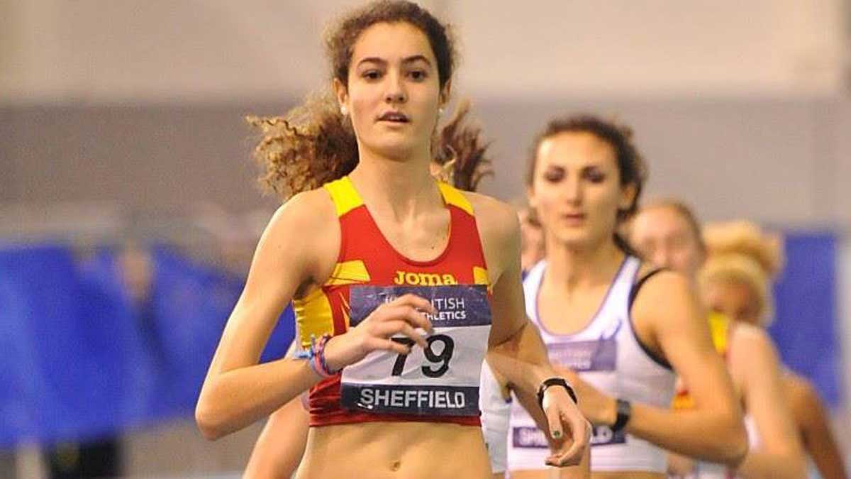 Paloma Marcos encabeza el grupo durante una carrera representando a España en Sheffield. | L.N.C.