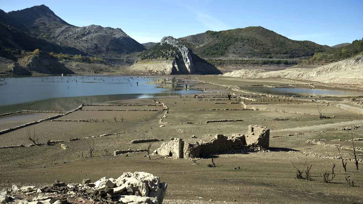 Efectos de la sequía en el embalse de Barrios de Luna. | ICAL