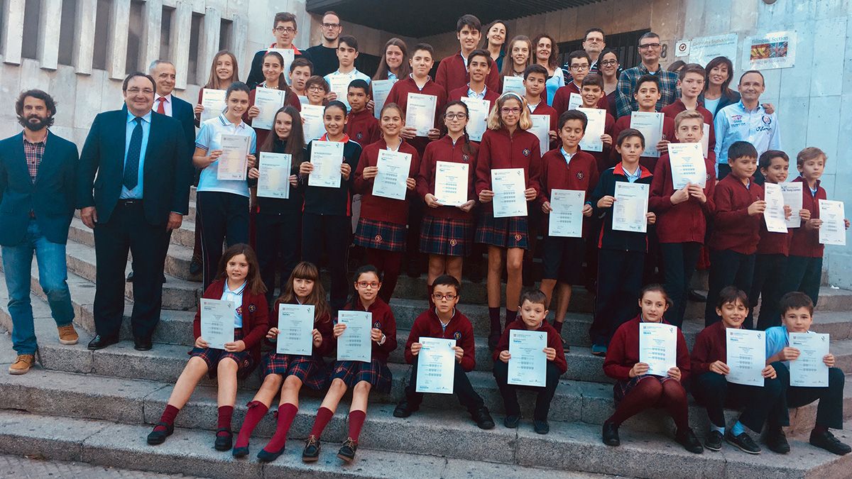 Los alumnos que han recibido la acreditación de la Universidad de Cambridge. | L.N.C.