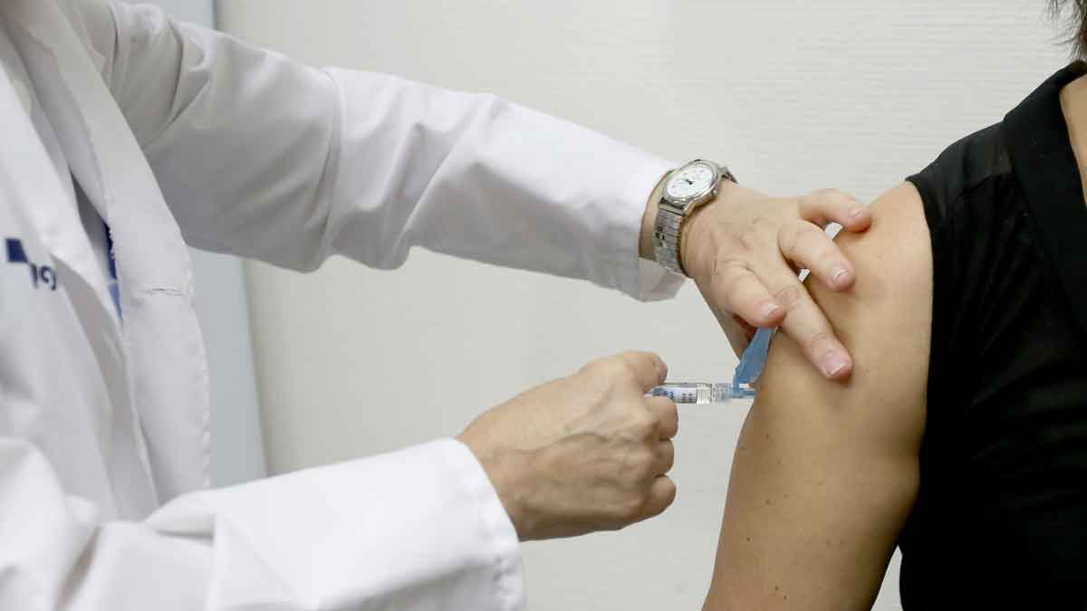 La vacunación no está muy extendida entre los profesionales sanitarios. | ICAL