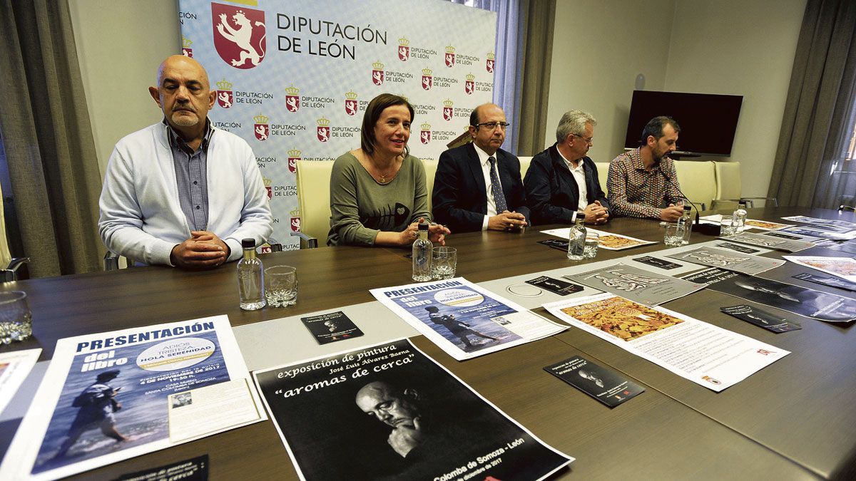 El vicepresidente Francisco Castañón y el alcalde José Miguel Nieto presidieron la presentación del programa ‘Maragatería, abierto en otoño’. | DANIEL MARTÍN