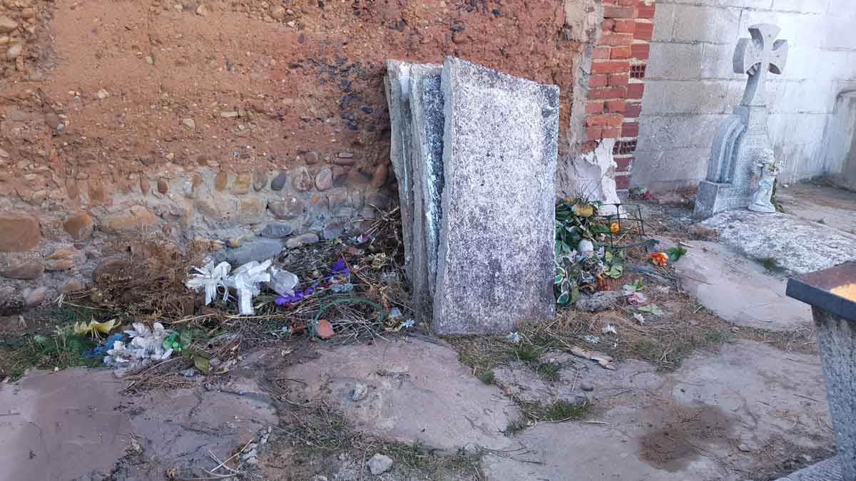 Estado del cementerio de San Andrés criticado por Ciudadanos. | L.N.C.