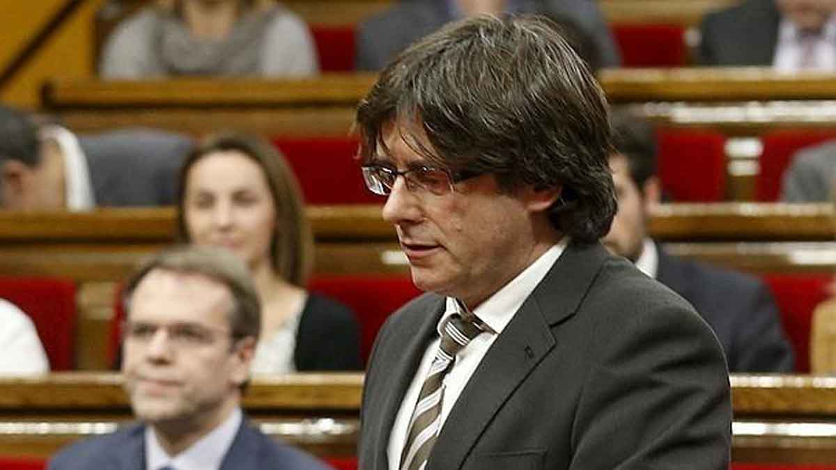 Carles Puigdemont, en el Parlament. | ABC