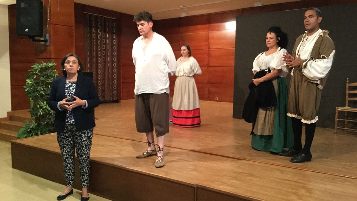 La concejala María Emilia Villanueva en la presentación de la edición del pasado año. | L.N.C.