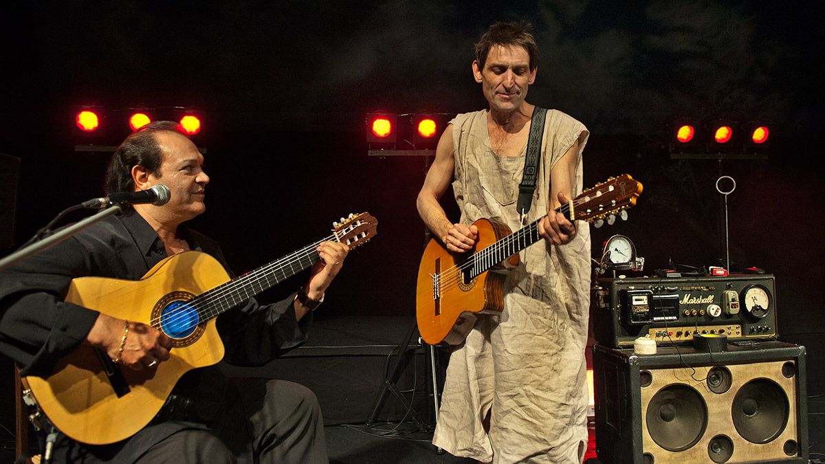 Diego Cortés actuará junto a Albert Pla en una combinación que sin duda dejará sin habla al público leonés. | L.N.C. Diego Cortés actuará junto a Albert Pla en una combinación que sin duda dejará sin habla al público leonés. | L.N.C.