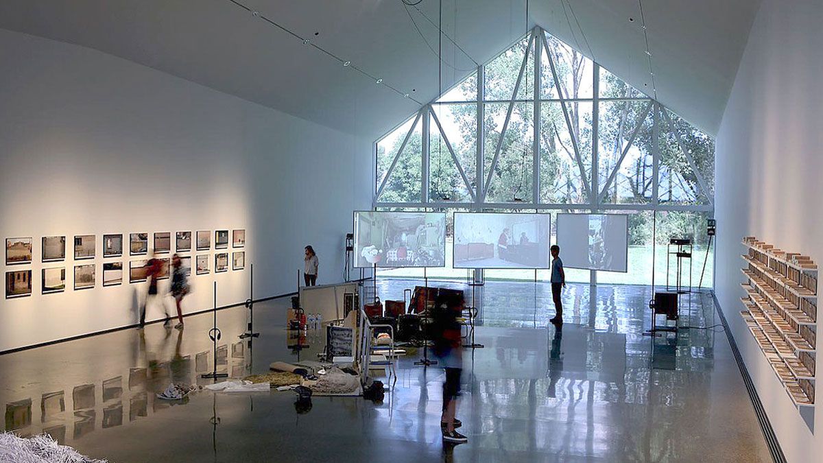 Exposición ‘El silencio absoluto no existe’, en la Fundación Cerezales Antonino y Cinia. | L.N.C. Exposición ‘El silencio absoluto no existe’, en la Fundación Cerezales Antonino y Cinia. | L.N.C.