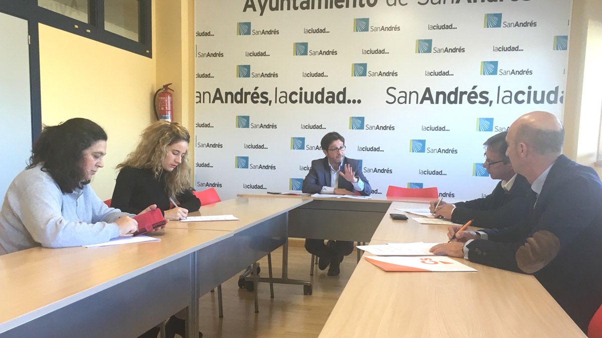Un momento de la junta de portavoces del Ayuntamiento de San Andrés. | L.N.C.