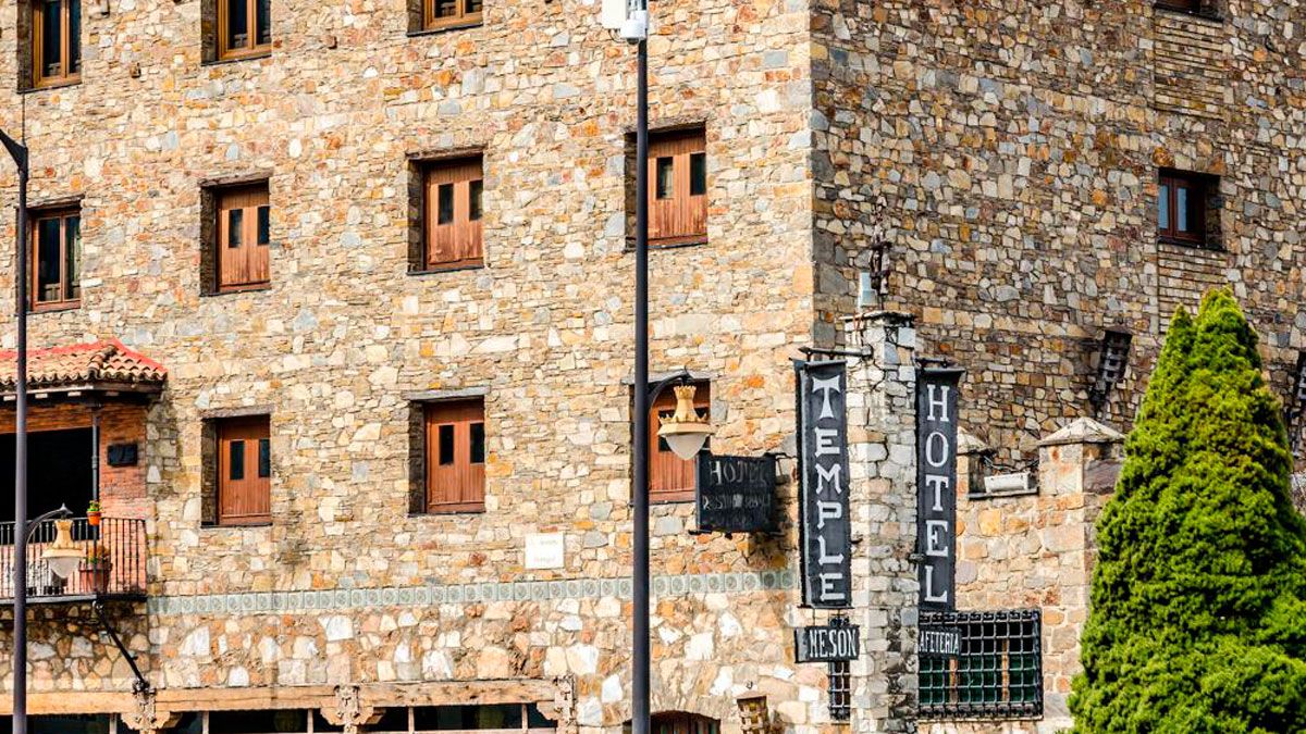 Fachada del Hotel Temple de Ponferrada, en una imagen de archivo.