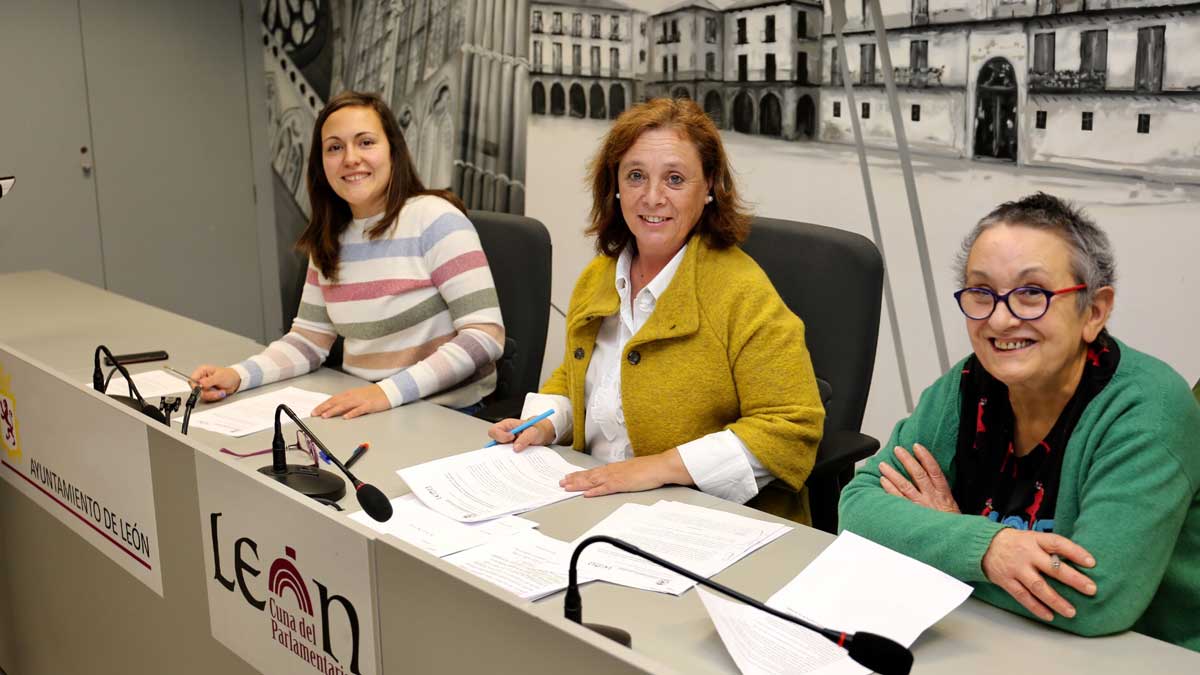 De izquierda a derecha, Marta Mejías, Aurora Baza y María García. | L.N.C.