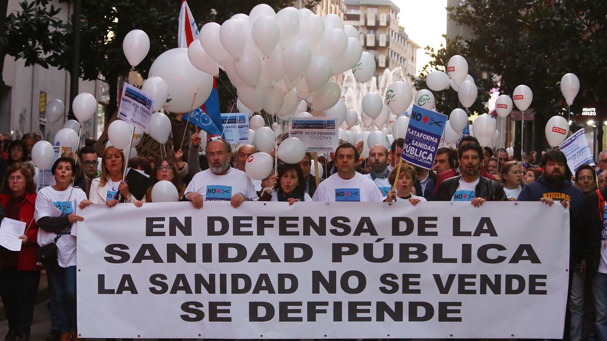 Una de las protestas desarrollada por la plataforma, que reunió a varios millares de personas en el Bierzo. | Ical