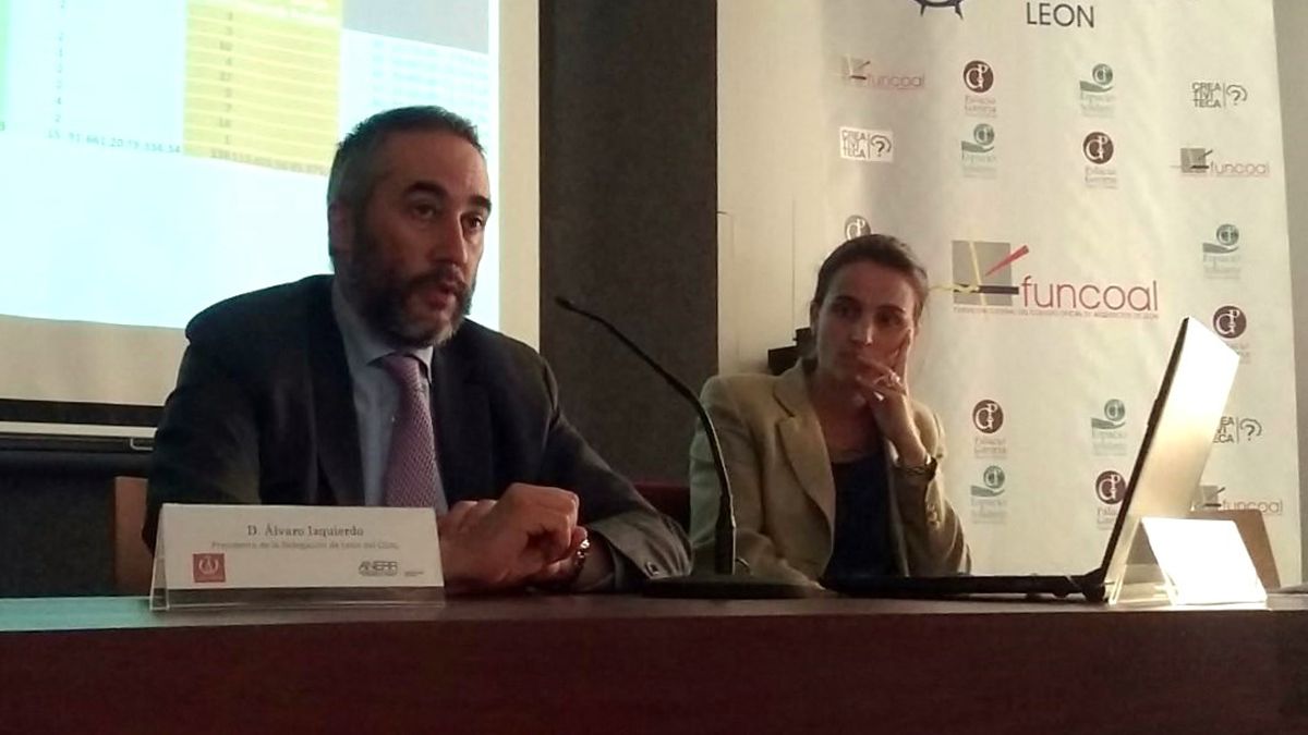 José Manuel Toral e Isabel Alonso, en la jornada de Gas Natural. | L.N.C.