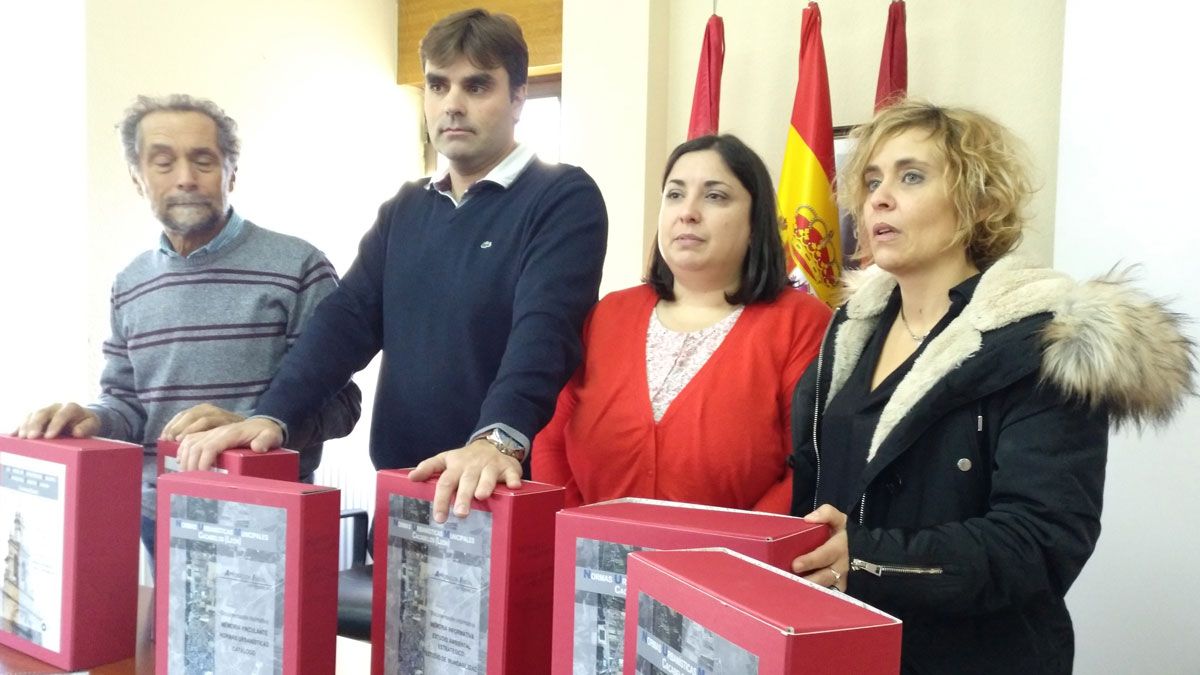 El equipo de Gobierno presentó los pormenores del nuevo planeamiento tras las modificaciones aprobadas. | M.I.