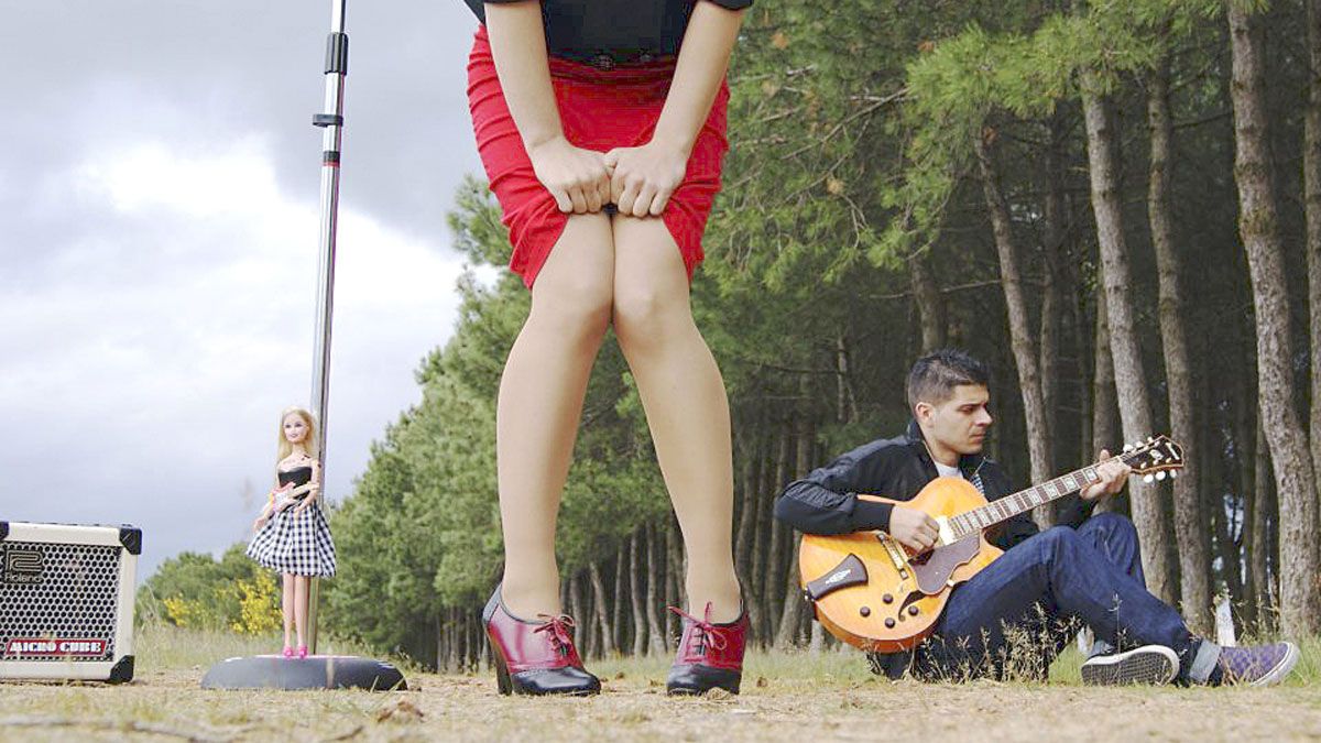 El alma de los singulares Radio Lulú son Emilio Saiz y Leticia Robles, pero además han incorporado a Pizo y Lugobama.