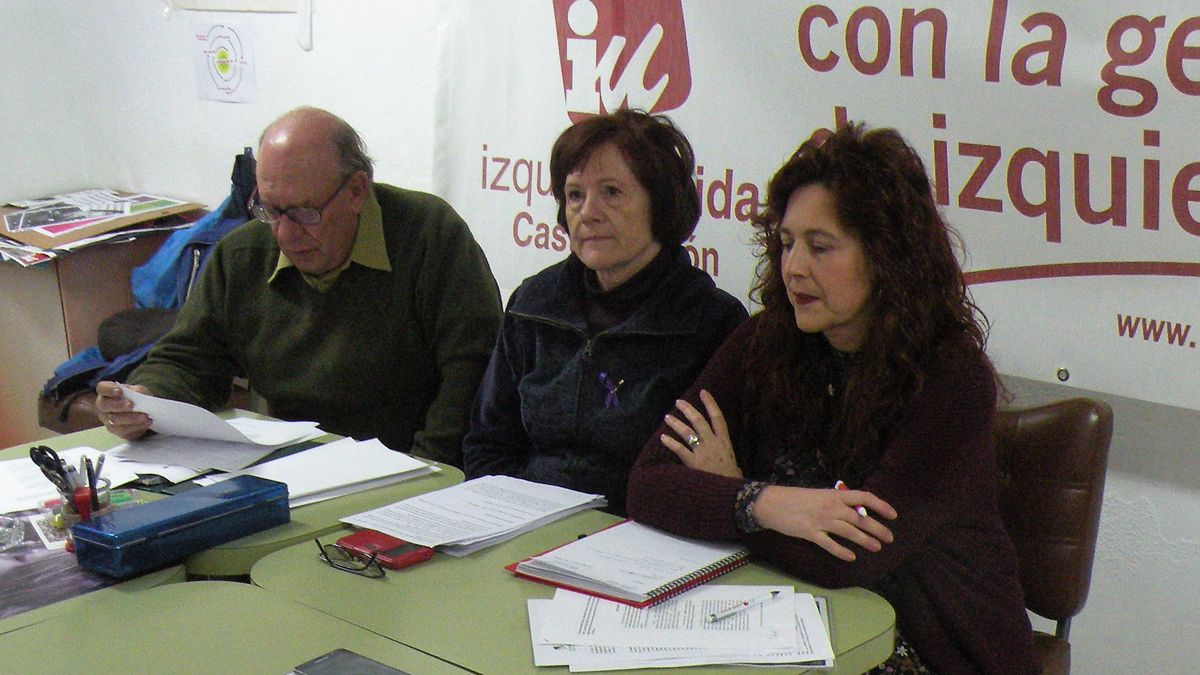La coordinadora provincial de IU, Eloína Terrón (centro). | E.N.