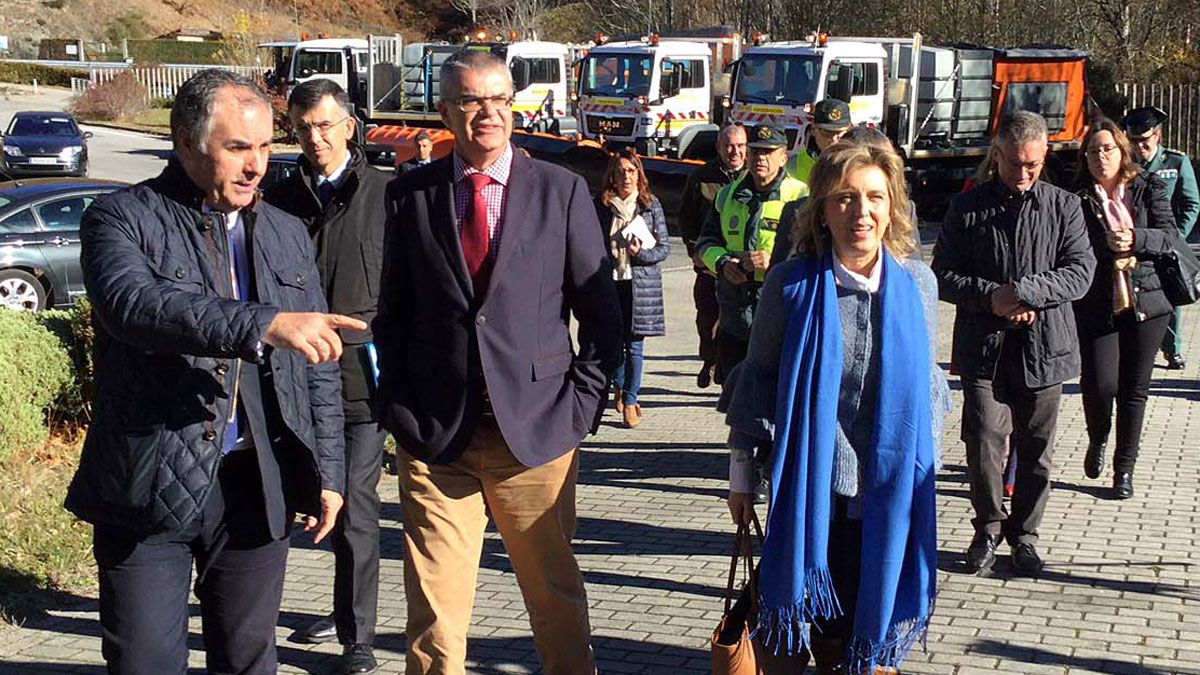 Los delegados de Gobierno tras la reunión en Piedrafita. | ICAL