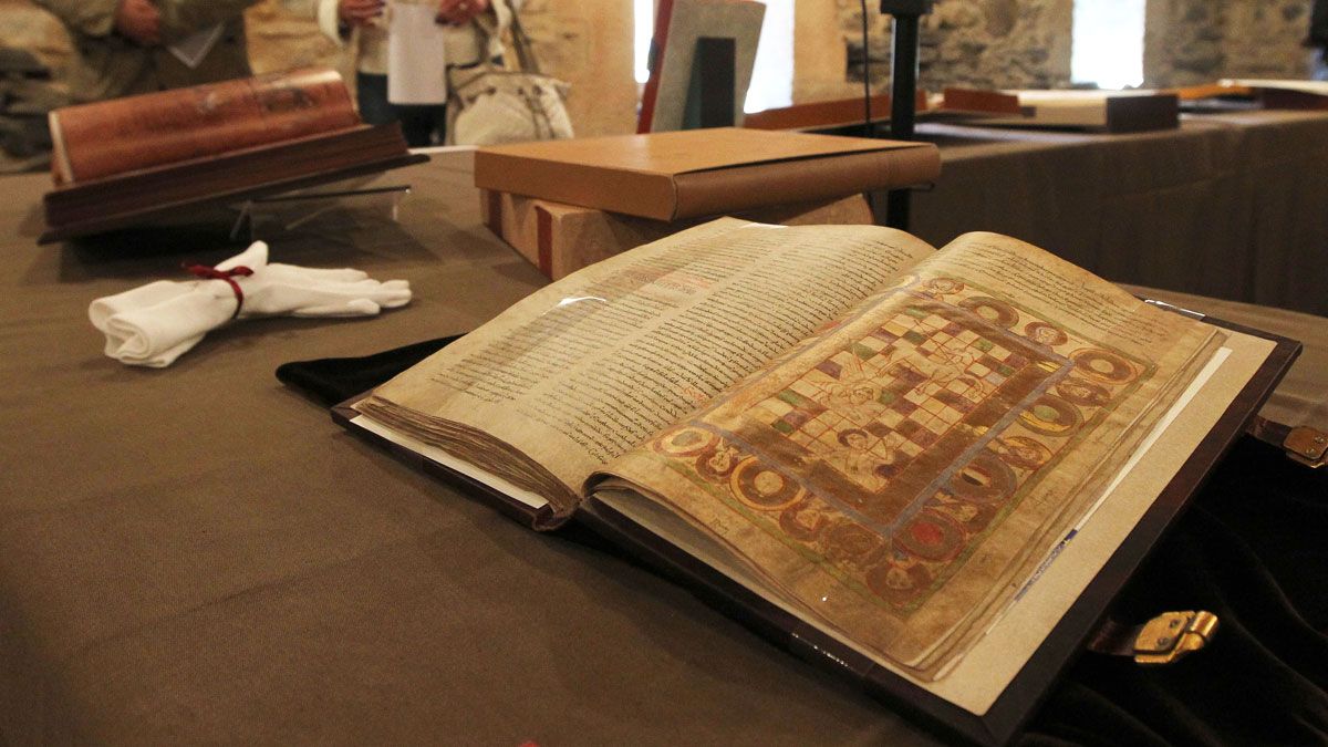 colección Templum Libri en Ponferrada. | C. SÁNCHEZ (ICAL)
