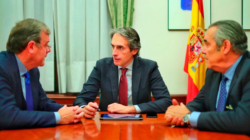 Antonio Silván, Íñigo de la Serna y Agustín Rajoy, en la reunión. | L.N.C.