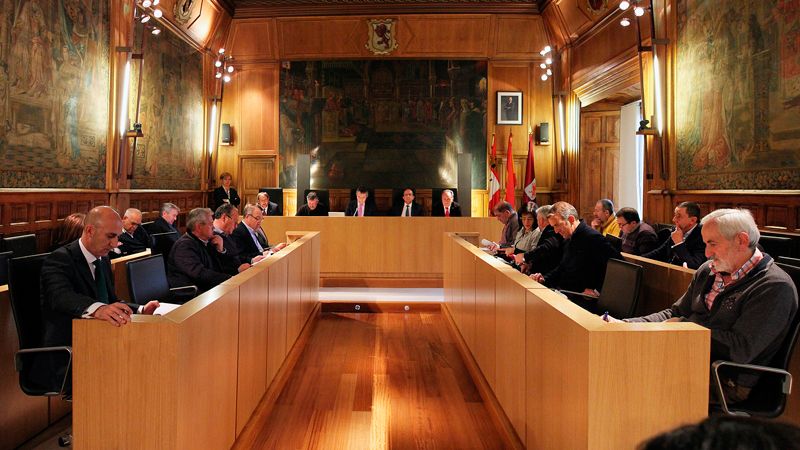 Un momento del pleno de la Diputación de León. | ICAL