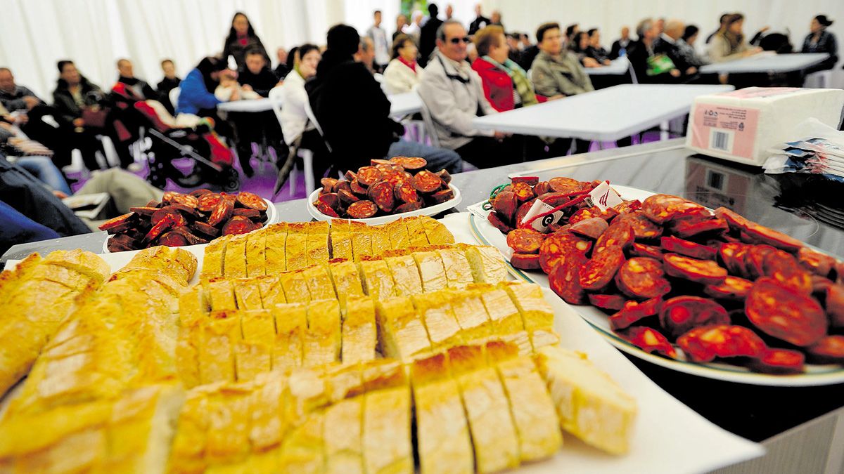 Sabores tradicionales y platos contundentes en las XXVII Jornadas Gastronómicas de La Tercia y Arbas. | DANIEL MARTÍN