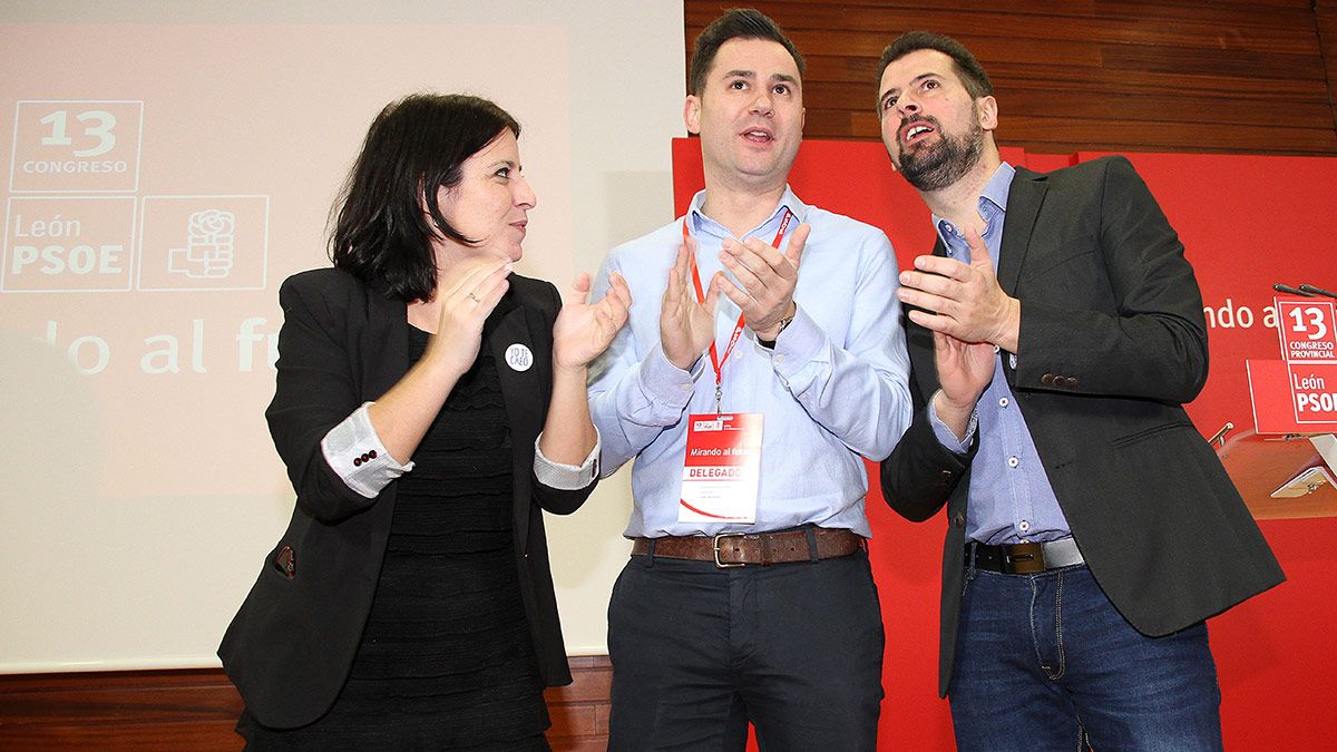 Adriana Lastra, el secretario general del PSCyL, Luis Tudanca, y el recién elegido secretario provincial, Javier Alfonso Cendón. | ICAL