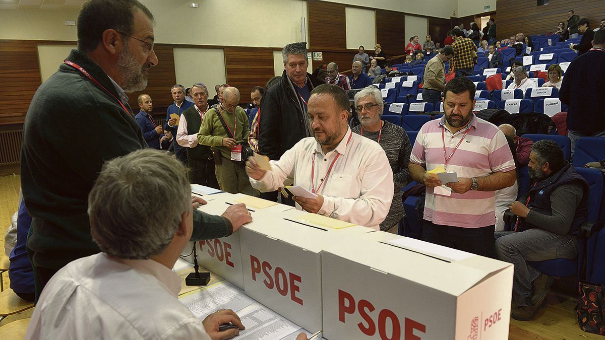 votaciones-congreso-psoe-leon31217.jpg