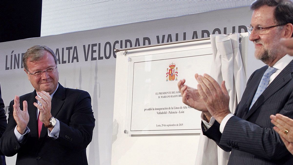 Rajoy durante su última visita a León, para inaugurar el AVE. | ICAL