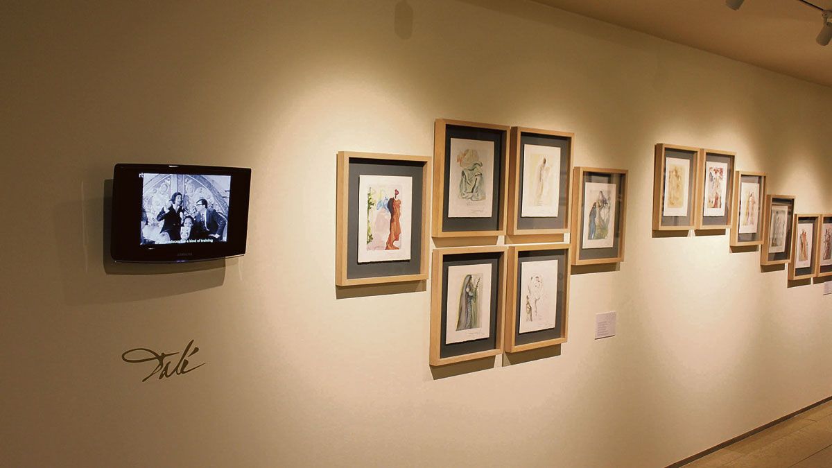 Las cien xilografías de Dalí inspiradas en ‘La Divina Comedia’ ya cuelgan de las paredes del Edificio Botines.